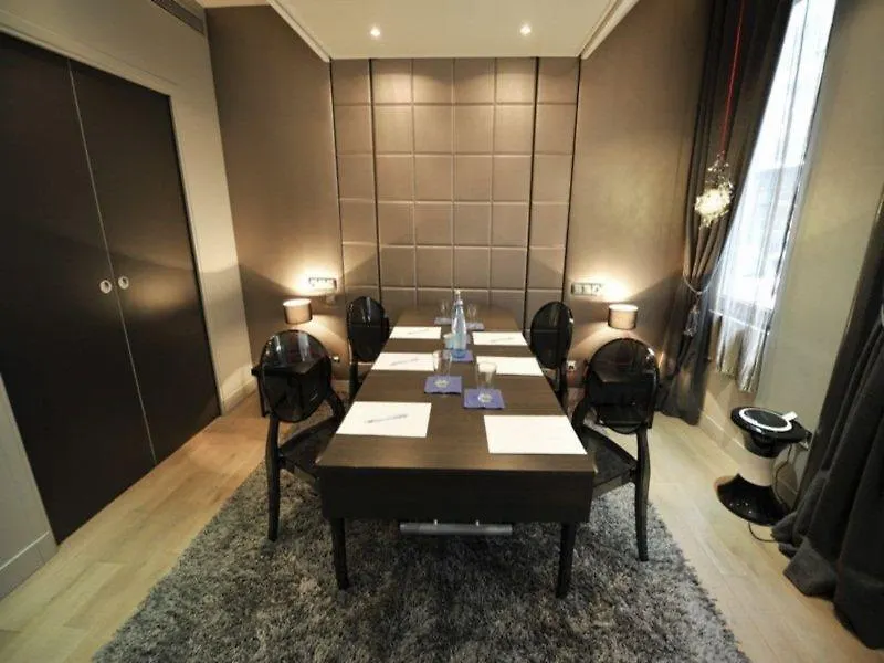 Ze Hotell