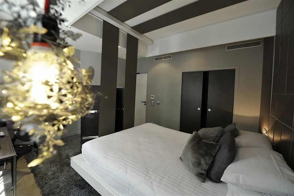 Ze Hotel Paříž