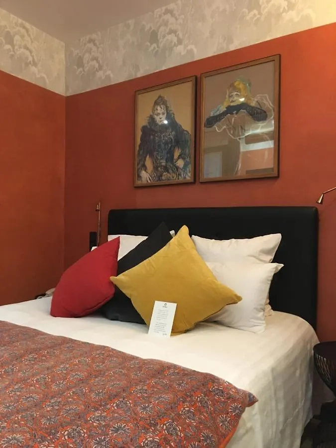 Ze Hotell